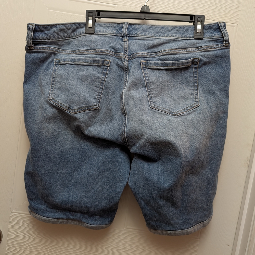 Torrid Blue Denim Jeans - Picture 2 of 5